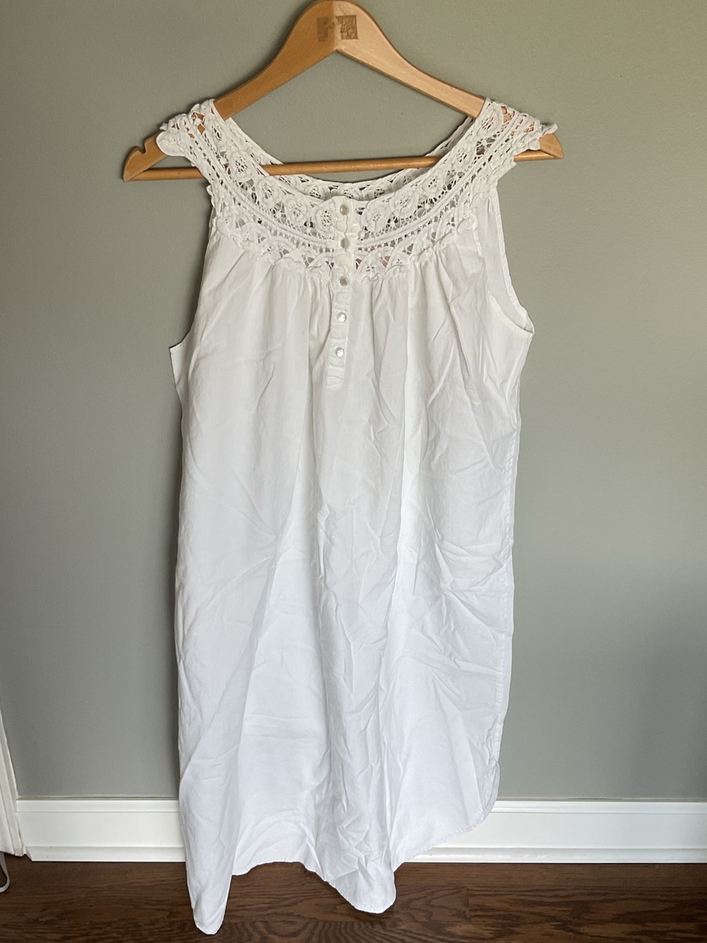 White Crochet Yoke Sleeveless Nightdress